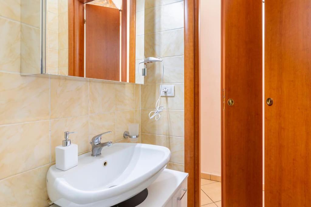 Modern Apartment In Milano Centrale Next To Metro M5 - Sarca 73 Kültér fotó